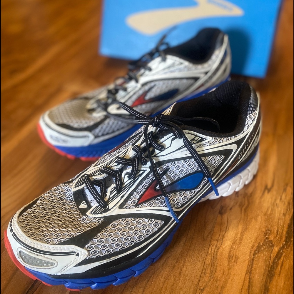 Brooks Ghost 🏃🏻‍♀️ Women’s size 8!